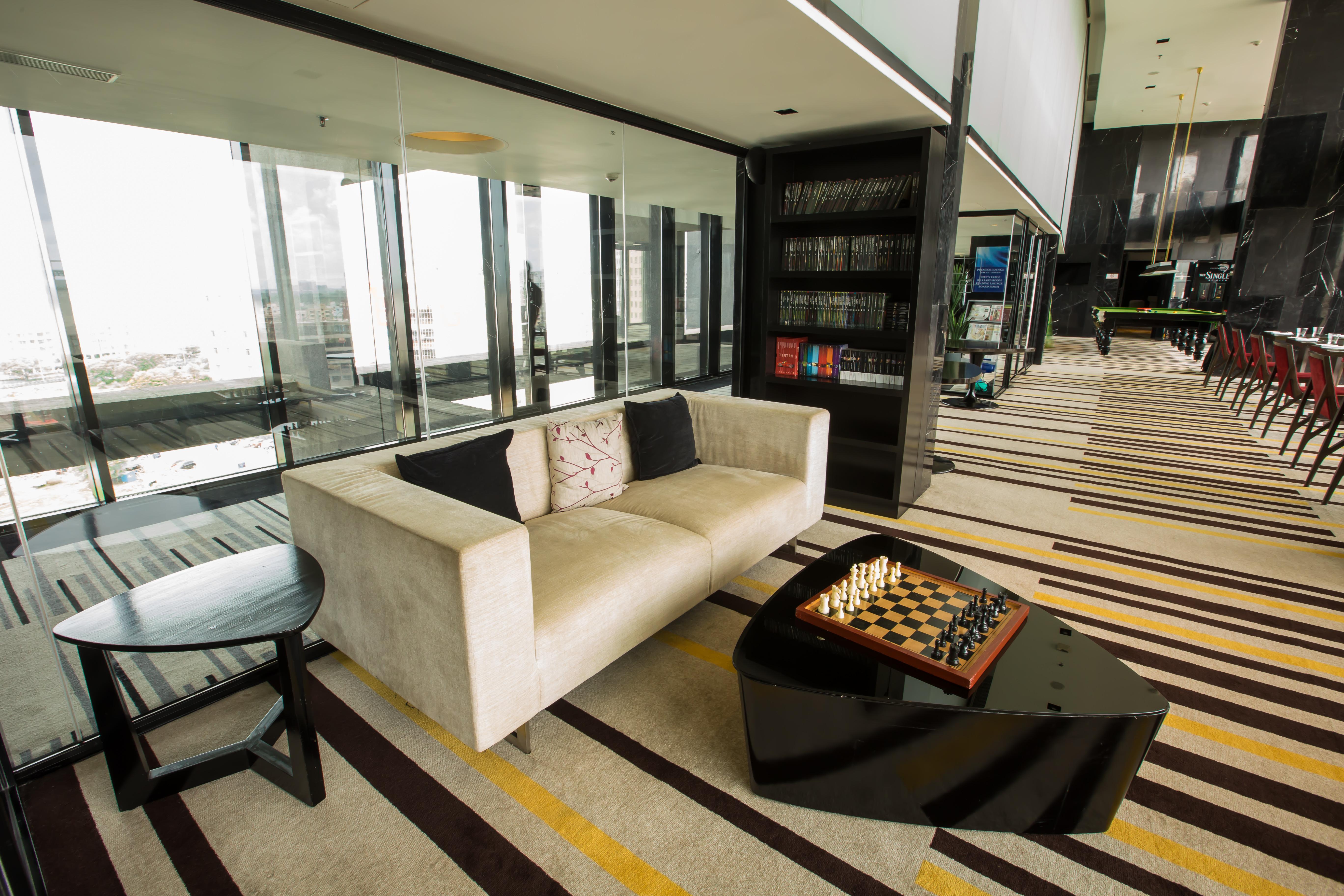 Novotel Kolkata Hotel And Residences Eksteriør bilde The Club lounge at KLIA