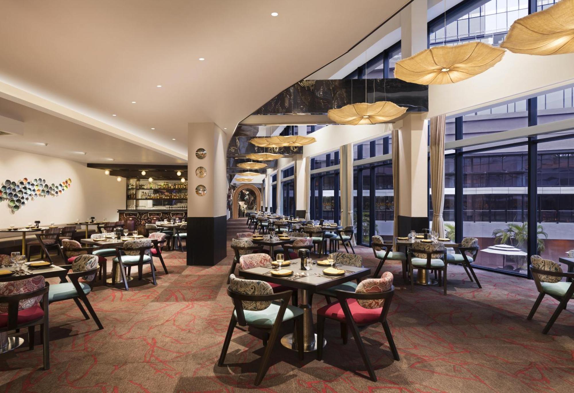 Novotel Kolkata Hotel And Residences Eksteriør bilde The restaurant