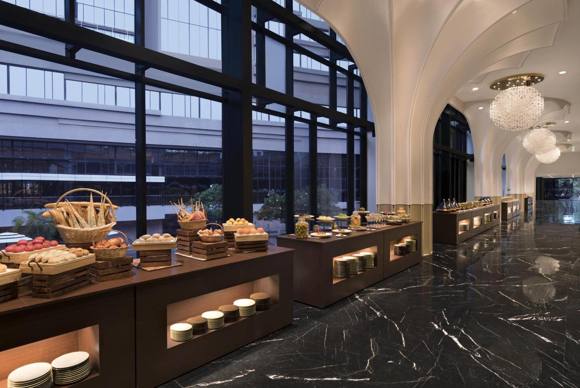 Novotel Kolkata Hotel And Residences Eksteriør bilde The Lobby