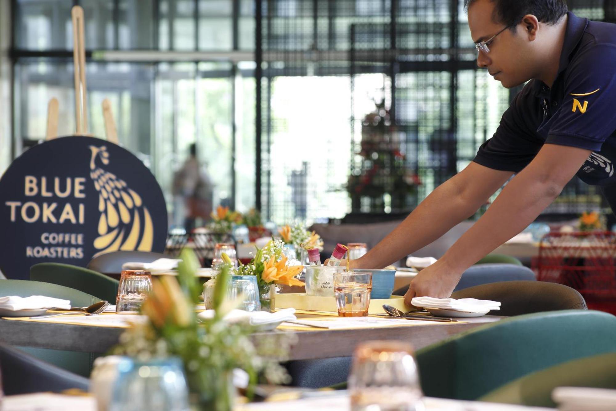 Novotel Kolkata Hotel And Residences Eksteriør bilde Blue Tokai Coffee Roasters