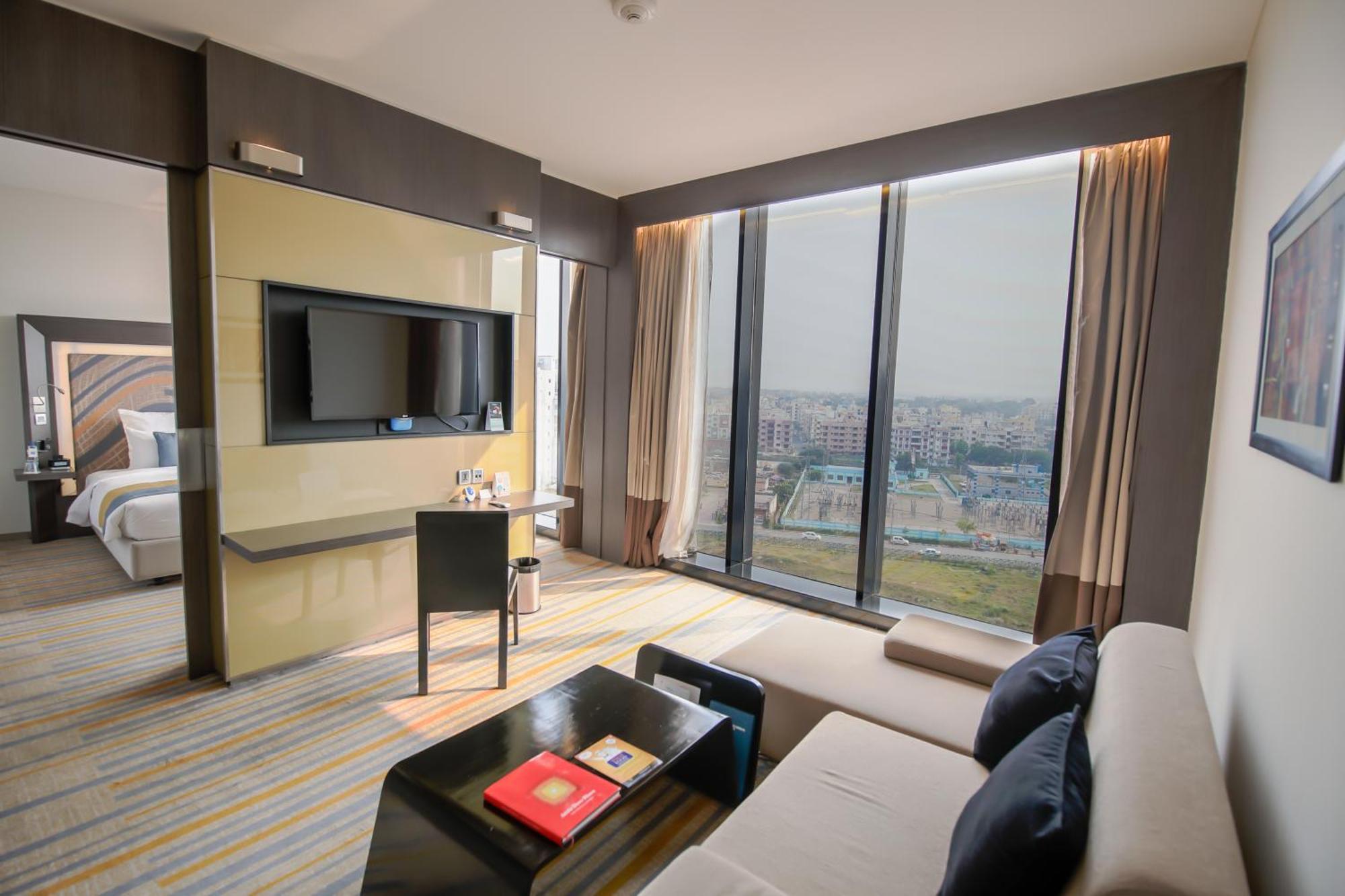 Novotel Kolkata Hotel And Residences Eksteriør bilde